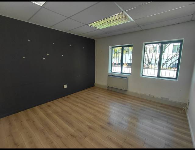 160M² OFFICE TO LET IN BRYANSTON